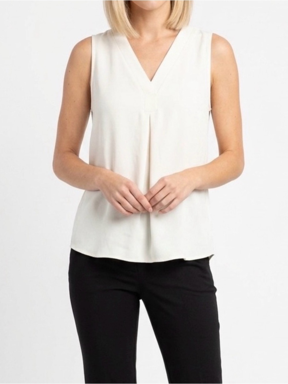 MELLODAY Sleeveless V-Neck Shell Top in Ivory